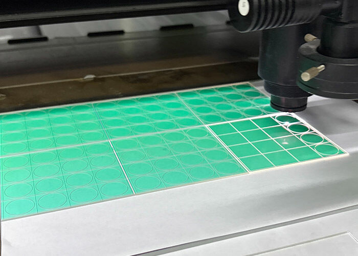 Laser Glass Cutting Machine with precise laser beam control technology to achieve high accuracy and minimal kerf width  To Speed 0-500mm/s